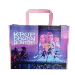 K-pop Démonvadászok World Tour bevásárlótáska 44 cm